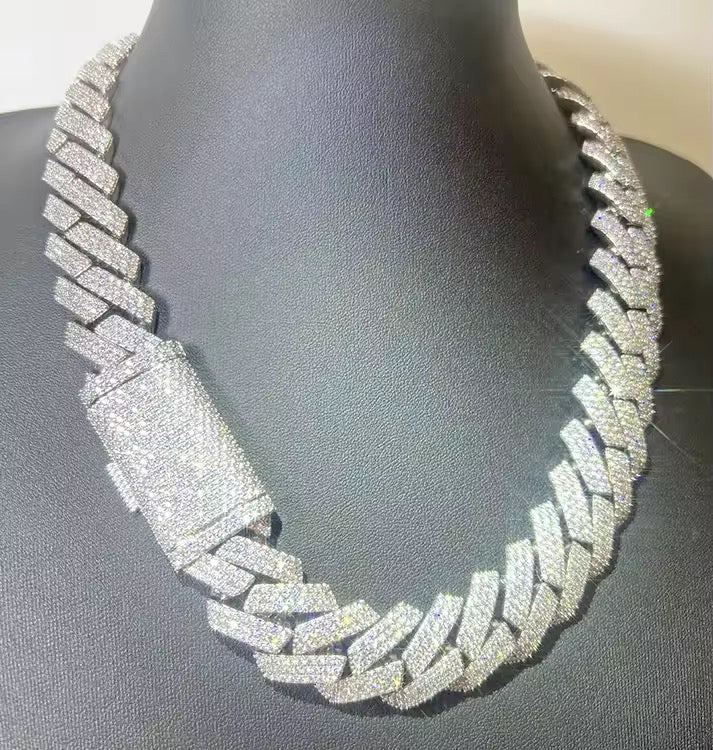Big boy Moissanite Cuban Link Chain